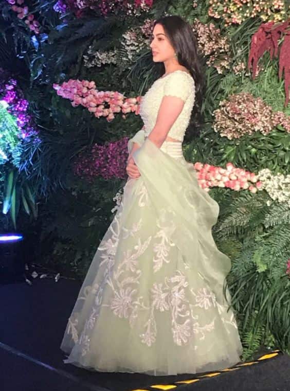 विरूष्का के रिसेप्शन में सारा ने सारी लाइम लाइट अपने नाम कर ली.