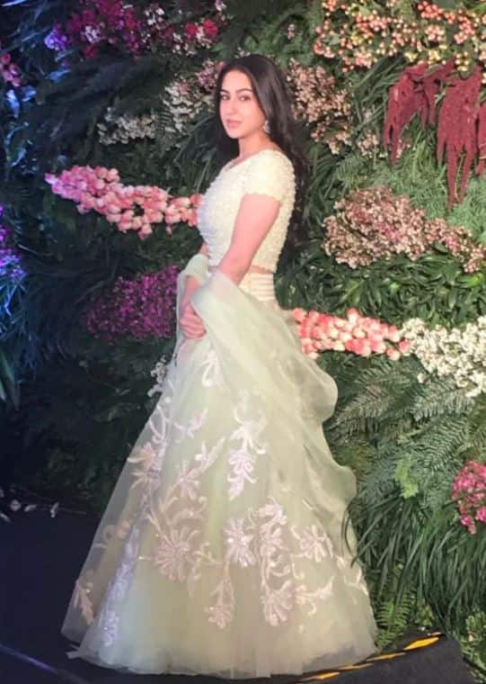 सारा अली खान जल्द बॉलीवुड में डेब्यू करने वाली हैं.