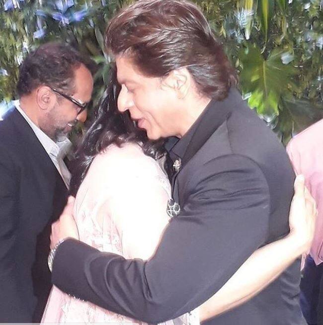 आपको बता दें कि टीम इंडिया के कप्तान विराट कोहली और बॉलीवुड अभिनेत्री अनुष्का शर्मा ने बीते 11 दिसंबर को इटली में एक प्राइवेट सेरेमनी में शादी की थी.