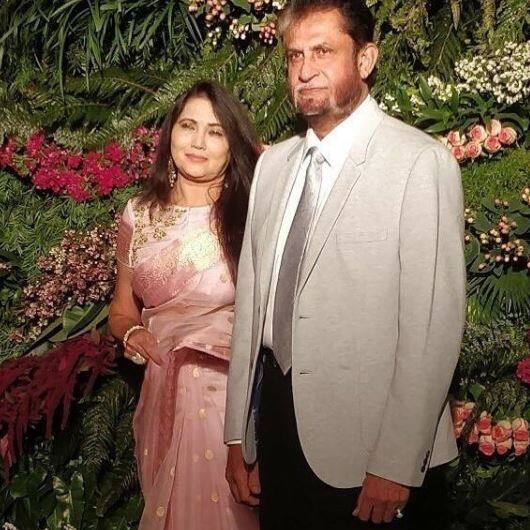 पूर्व क्रिकेटर संदीप पाटिल भी रिसेप्शन में पहुंचे हैं.