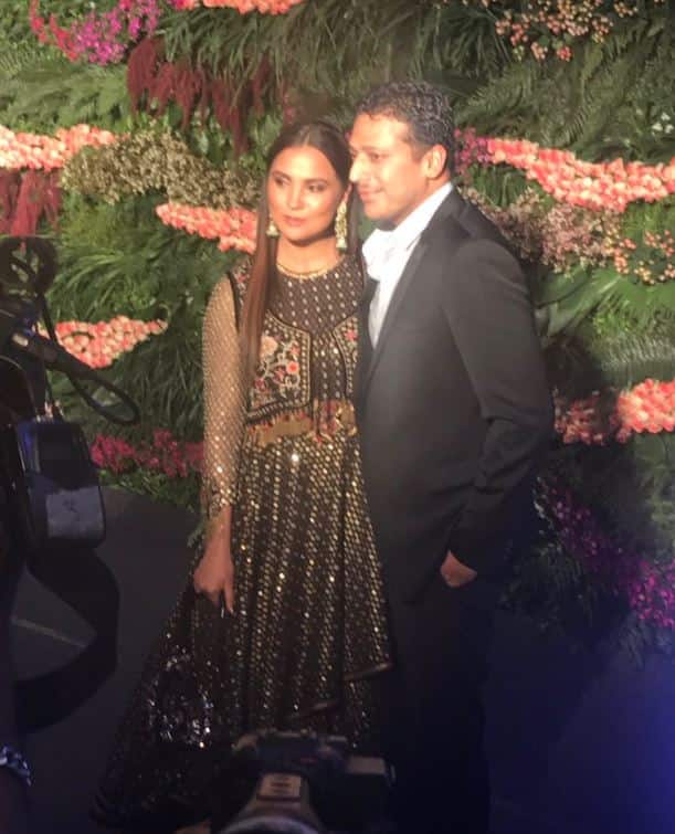 एक्ट्रेस लारा दत्ता पति महेश भूपति के साथ पहुंची.