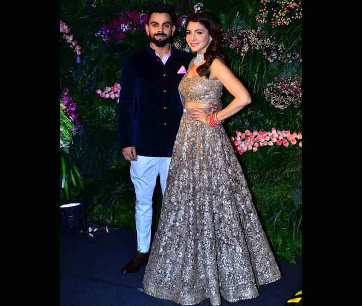 इससे पहले 21 दिसंबर को दिल्ली में इन्होंने दिल्ली में फ्रेंड्स और रिश्तेदारों को रिसेप्शन दिया था. दिल्ली के होटल ताज में ग्रैंड रिसेप्शन हुआ था जिसमें प्रधानमंत्री मोदी से लेकर कई बड़ी हस्तियां इसमें पहुंची थी.