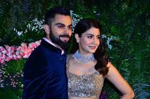 रिसेप्शन में सब्यसाची के लहंगे में जंच रही थीं अनुष्का, विराट ने Cool अंदाज से ढाया कहर 