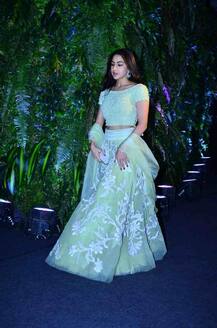 विराट-अनुष्का का रिसेप्शन अटेंड करने पहुंचीं सारा अली ख़ान, उन्हें देख थम गईं सबकी निगाहें