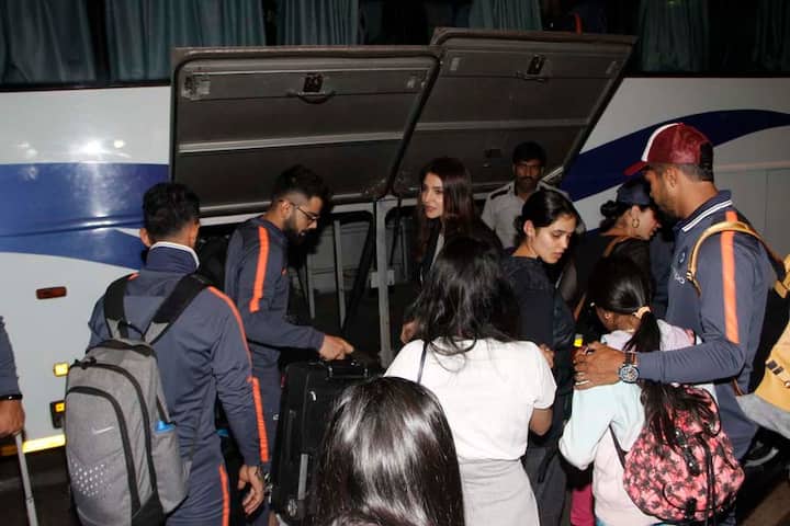 इसके बाद दूसरा रिसेप्शन 26 दिसंबर को हुआ जिसमें अमिताभ बच्चन, अभिषेक बच्चन, ऐश्वर्या राय, शाहरूख और रेखा सहित बॉलीवुड और खेल के करीब सभी बड़े सितारे पहुंचे. (Photo: Manav Mangalani)