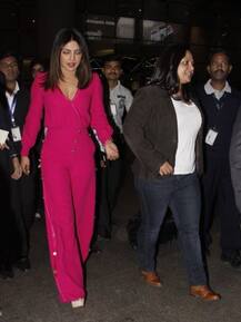 Spotted: मुंबई एयरपोर्ट पर बेहद HOT अंदाज़ में नज़र आईं प्रियंका चोपड़ा