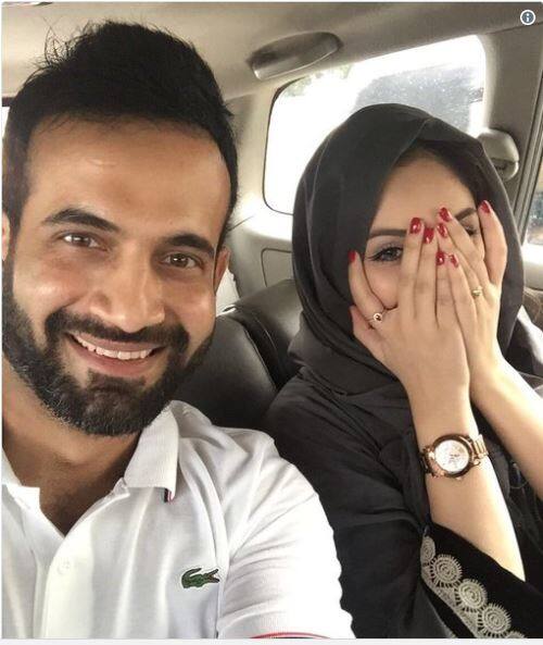 क्रिकेटर इरफान पठान की पत्नी की एक तस्वीर से उनके फैंस की भावनाएं आहत हो गई. दरअसल पठान की पत्नी ने तस्वीर में नेल पॉलिश लगाया हुआ था. इसके अलावा उनका बुर्खा उठाना भी फैंस को नागवार गुज़रा. दोनों बातों को इस्लाम में हराम बताकर सोशल मीडिया ट्रोल्स ने इरफान को जमकर ट्रोल किया.