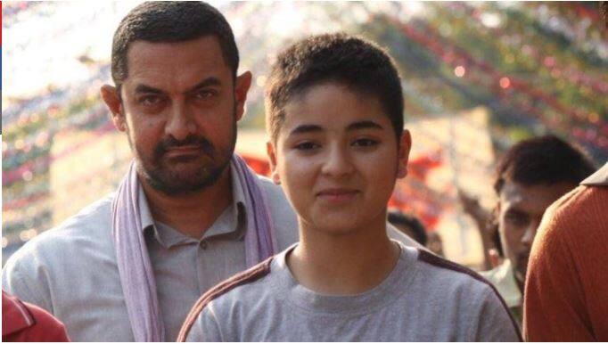 दंगल की रिलीज के बाद कश्मीर में जायरा वसीम के खिलाफ विरोध प्रदर्शन देखने को मिले थे. जायरा को इसके लिए फेसबुक पर माफी भी मांगनी पड़ी थी. वहीं साल के अंत में उन्हें लेकर एक और विवाद हो गया. दरअसल एक हवाई सफर के दौरान उन्होंने पिछली सीट पर बैठे व्यक्ति पर छेड़छाड़ का आरोप लगाया जिसे लेकर जायरो को ट्रोलिंग का सामना करना पड़ा. कईयों ने उन्हें ही झूठा करार देखर घेर लिया.