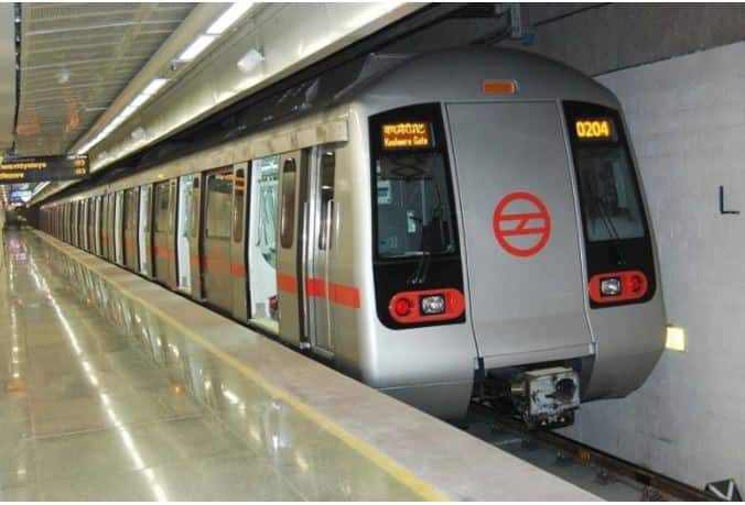 Delhi Unlock : Delhi Metro services will be resumed for general public from 7th June अनलॉक 2.0: सोमवार से दिल्ली में चलेगी मेट्रो, जानें कितनी ट्रेनें चलेंगी और स्टेशन पर कितना इंतज़ार करना होगा