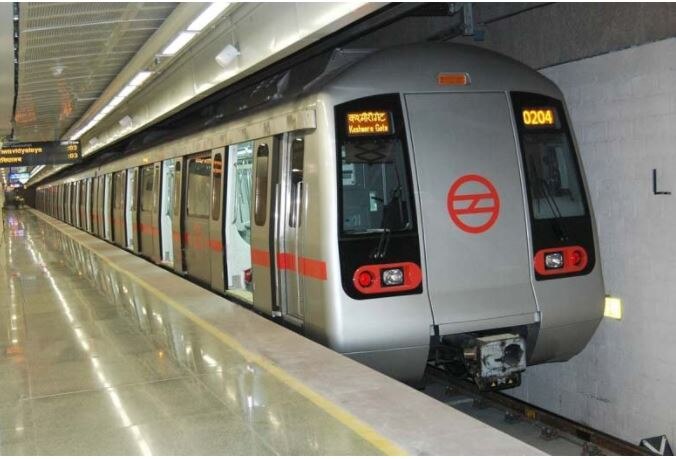 अनलॉक 2.0: सोमवार दे दिल्ली में चलेगी मेट्रो, जानें कितनी ट्रेनें चलेंगी और स्टेशन पर कितना इंतज़ार करना होगा