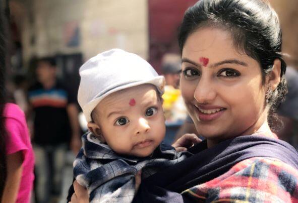 टेलीविजन शो 'दीया और बाती हम' में संध्या राठी का किरदान निभाने वाली दीपिका सिंह ने भी इसी साल बेटे को जन्म दिया है. 