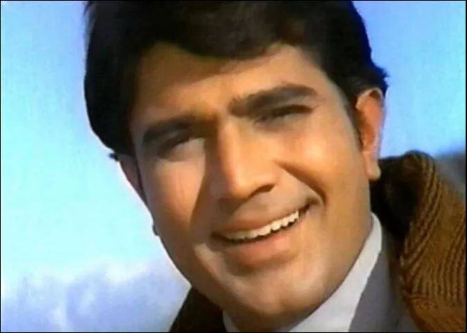 तीन बार अपनी बेहतरीन अदाकारी के लिए फिल्मफेयर के सर्वश्रेष्ठ अभिनेता का पुरस्कार जीतने वाले राजेश खन्ना का जन्म 29 दिसंबर,1942 में अमृतसर में हुआ था. हालांकि, राजेश को उनके जैविक माता-पिता के रिश्तेदार चुन्नी लाल खन्ना और लीला वती खन्ना ने पाला-पोसा. उनके असली माता-पिता का नाम लाला हीरानंद और चंद्रानी खन्ना था.