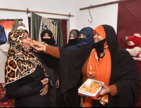 लोकसभा में पास हुआ तीन तलाक बिल, मुस्लिम महिलाओं ने मनाया जश्न