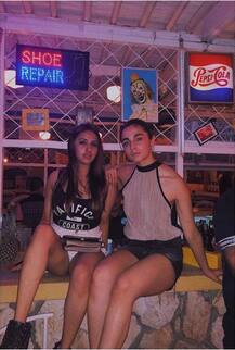 बाली में न्यू इयर मनाने की तैयारी में आलिया भट्ट, फ्रेंड्स के साथ शेयर की मस्ती करने के दौरान की तस्वीरें