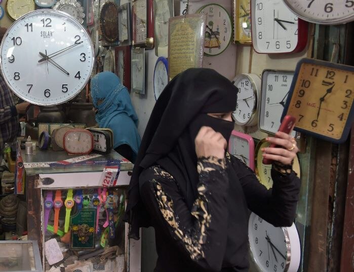 अब इस बिल को राज्यसभा में भेजा जाएगा, जहां इसकी असली परीक्षा होगी. दरअसल लोकसभा में सरकार के पास संख्याबल है. राज्यसभा में संख्याबल के मामले सरकार की स्थित थोड़ी सी कमजोर है. राज्यसभा में बिल को पास कराना सरकार के लिए चुनौती से कम नहीं होगा.