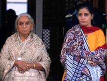 जाधव की मां-पत्नी के अपमान पर पाकिस्तानी मीडिया भी शर्मिंदा, पाक बोला- नहीं किया अपमान