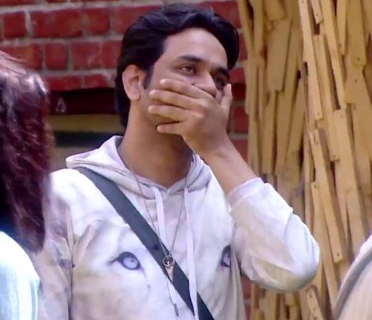 बिग बॉस के फिनाले के करीब आने पर चीजें काफी बदल गई हैं. हिना खान, लव त्यागी और प्रियांक शर्मा से अपनी दोस्ती के चलते काफी मजबूत हो गई हैं. वहीं हितेन तेजवानी और अर्शी खान के जाने के बाद विकास गुप्ता घर में अकेले पड़ते दिखाई दे रहे हैं. 