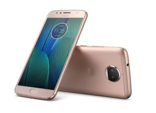 Moto G5 Plus: इस स्मार्टफोन का 4 जीबी वेरिएंट 9999 रुपये में ,सेल के दौरान उपलब्ध होगा. जिसकी कीमत 16,999 रुपये है. मोटो G5 में 5 इंच की स्क्रीन है, Snapdragon 430 प्रोसेसर दिया गया है, 13 मेगापिक्सल का रियर और 5 मेगापिक्सल का फ्रंट फेसिंग कैमरा दिया गया है और 2800mAh की बैटरी दी गई है.