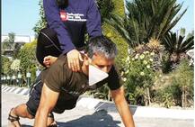 अपने से 20 साल छोटी गर्लफ्रेंड संग वर्काउट करते दिखे मिलिंद सोमन, देखें वीडियो