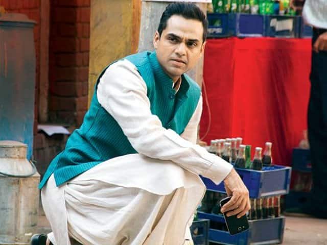 इस साल बॉलीवुड अभिनेता अभय देओल ने जब फेयरनेस क्रीम को लेकर शाहरुख खान और सोनम कपूर सहित कई बड़े सितारों पर निशाना साधा तब भी खबू बवाल हुआ.