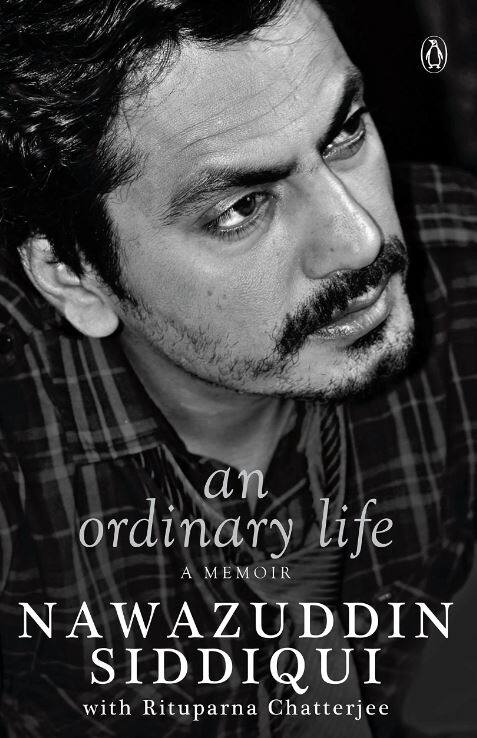 नवाजुद्दीन सिद्दीकी की बायोग्राफी- अपने अभिनय से हर तरफ तारीफें बटोरने वाले अभिनेता नवाजुद्दीन सिद्दीकी इस साल अपनी बायोग्राफी 'An Ordinary Life' को लेकर भारी विवादों में घिर गए. बायोग्राफी में नवाज ने एक महिला के साथ अपने यौन संबंध का जिक्र किया था. इसे लेकर नवाज को काफी आलोचनाएं भी झेलनी पड़ीं. मामला महिला आयोग तक पहुंचा और नवाज के खिलाफ शिकायत भी दर्ज कराई गई. जिस महिला का नाम नवाज अपनी बायोग्राफी में सामने लेकर आए थे उसने ऐसी बातों से साफ इंकार कर दिया. हर रोज बढ़ते विवाद को देख नवाज ने माफी मांग ली और किताब को वापस लेने का फैसला किया.