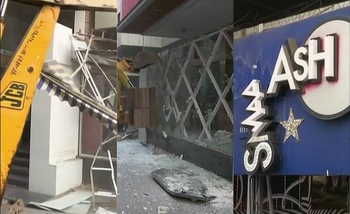 BMC demolishes illegal structures after Kamala Mills fire incident in Mumbai कमला मिल्स हादसे के बाद बीएमसी की खुली नींद, करीब 100 अवैध रेस्त्रां-पब को गिराया