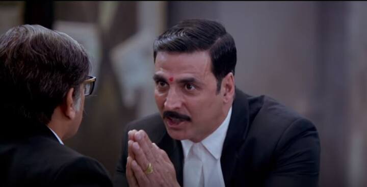 ये साल अक्षय कुमार के लिए काफी बेहतर रहा. अक्षय की दोनों ही फिल्मों को दर्शकों ने पसंद किया. फिल्म जॉली एलएलबी 2 भी दर्शकों को पसंद आई. वैसे तो ये फिल्म 2013 में आई फिल्म जॉली एलएलबी का सीक्वल थी. लेकिन फिल्म की कहानी एक नए सिरे से लिखी गई थी. फिल्म में अक्षय के साथ हुमा कुरैशी नजर आईं. वहीं, अन्नु कपूर और सौरभ शुक्ला भी फिल्म में अहम भूमिका में नजर आए. फिल्म का निर्देशन सुभाष कपूर ने किया था. फिल्म ने बॉक्स ऑफिस पर 117 करोड़ की कमाई की.