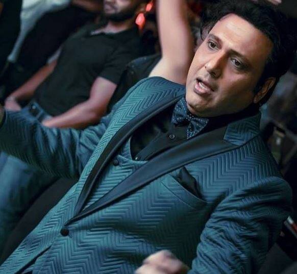  साल 2004-2009 तक संसद रह चुके बॉलीवुड अभिनेता गोविंदा ने कांग्रेस पार्टी के साथ अपने राजनीतिक सफर की शुरुआत की थी. 