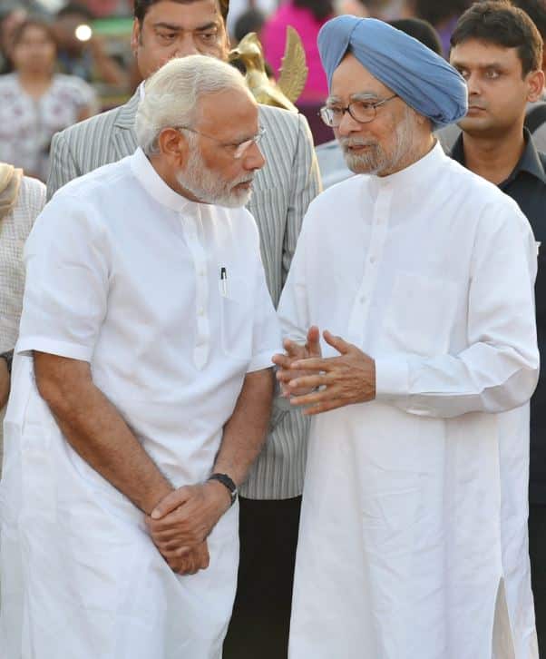 गुजरात विधानसभा चुनाव के बाद संसद सत्र के दौरान पीएम मोदी पूर्व पीएम मनमोहन सिंह से बातचीत करते नज़र आए थे. उस दौरान कांग्रेस सदन में मनमोहन पर टिप्पणी करने के लिए पीएम मोदी से माफी की मांग कर रही थी.