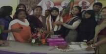 तीन तलाक याचिकाकर्ता इशरत जहां बीजेपी में शामिल, कहा- महिलाओं की लड़ाई लड़ूंगी