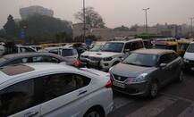 नए साल का जश्न: इंडिया गेट पर जमा हुए एक लाख लोग, मध्य दिल्ली में भयंकर जाम