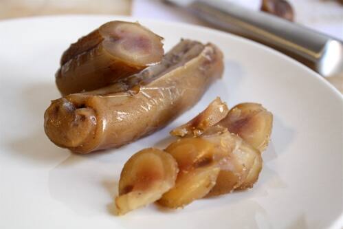 सिसिली- ये लोग ड्राई बुल पेनिस खाते हैं. 