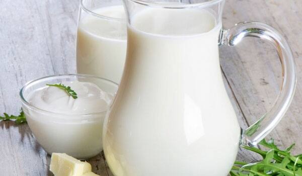 नमिबिया- ये लोग भैंस का दूध पीते हैं.