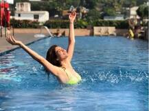 नए साल पर गोवा में मस्ती करती दिखीं बिग बॉस फेम करिश्मा तन्ना