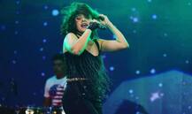 बॉलीवुड की जानी मानी सिंगर सुनिधि चौहान ने बेटे को दिया जन्म