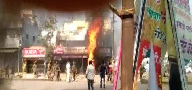 महाराष्ट्र में कई जगहों पर दलित समुदाय इस दिन(1 जनवरी) को शौर्य दिवस के रुप में मनाते हैं. इस लड़ाई को पिछड़ी जातियों की उच्च जातियों की दलित विरोधी व्यवस्था को खत्म करने के तौर पर देखा जाता है.