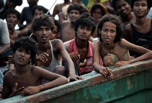 Government admits- a number of Rohingyas has got illegal voter id cards and Aadhar Cards सरकार ने स्वीकारा- कुछ रोहिंग्याओं ने अवैध रूप से आधार और पैन कार्ड बनवाए हैं