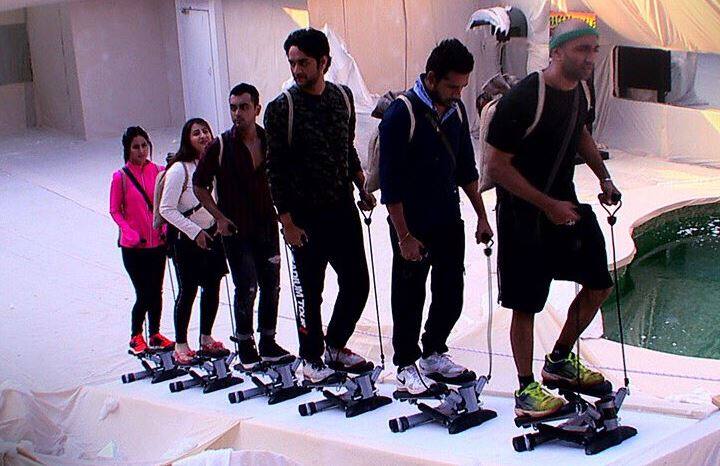 टास्क खत्म होने के बाद लव त्यागी और पुनीश शर्मा टिकट टू फिनाले जीतने में कामयाब रहे. इन दोनो में से किसी एक कंटेस्टेंट को सीधे फिनाले में एंट्री मिलेगी.