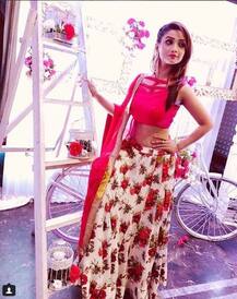 छोटे पर्दे की \'नागिन\' अदा ख़ान ने कुछ ऐसे मनाया नए साल का जश्न