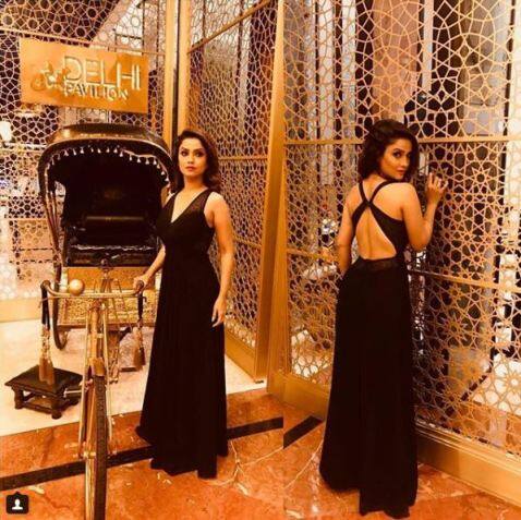 अदा बॉलीवुड फिल्म वेलकम बैक टू में भी नजर आई थीं. 