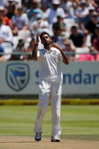 भुवनेश्वर ने दिन का खेल खत्म होने के बाद कहा, ‘‘हां, हमने दक्षिण अफ्रीका को थोड़े ज़्यादा रन दे दिये. मुझे लगता है कि उन्होंने 25-30 रन ज़्यादा बना लिये.’’