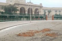 यूपी में आलू किसानों का जबरदस्त विरोध प्रदर्शन, सीएम आवास के सामने फेंके आलू