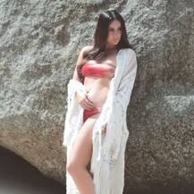 VIRAL: साल के पहले ही फ़ोटोशूट में करीना ने किया धमाका