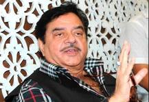 आधार डेटा लीक मामला: शत्रुघ्न सिन्हा ने पूछा, क्या हम \'Banana Republic’ में जी रहे हैं?