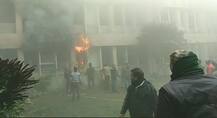 गोरखपुर: बच्चों की मौत से विवाद में आए बीआरडी कॉलेज में लगी आग, विपक्ष ने बताया साजिश