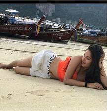 BOLD तस्वीरें पोस्ट कर सोशल मीडिया पर छाई हुई हैं एक्ट्रेस पूजा बैनर्जी, देखें