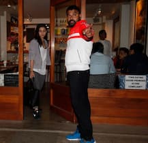 बुझी-बुझी सी नज़र आईं दोस्तों के साथ हैंगआउट करके लौट रहीं आलिया