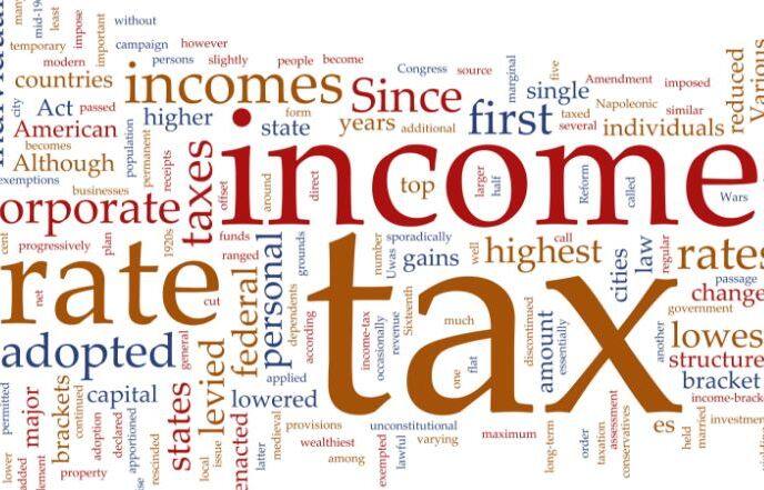 आपको बता दें कि अगर आप सेक्शन 80C और 80D के तहत रिटर्न दाखिल करते हैं तो टैक्स में भारी छूट मिल सकती है. अगर आपने लाइफ इंश्योरेंस या पीपीएफ में निवेश किया हुआ है तो आपको 80C के तहत छूट मिल सकती है. 80C के तहत आपको 1.5 लाख तक की छूट मिल सकती है.