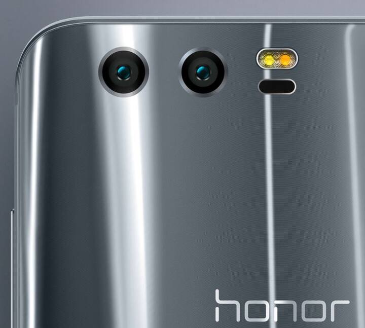 हुआवेई के सब-ब्रांड ऑनर की तरफ से ये ऐलान किया गया है कि कंपनी इस महीने के अंत में ग्लास बॉडी और चार कैमरा सिस्टम के साथ एक नया स्मार्टफोन लांच करेगी.