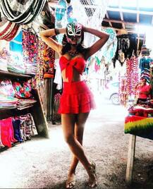 एमी जैक्सन की इंस्टाग्राम पर पोस्ट की आग लगाती हुई तस्वीरें